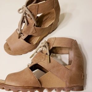 Sorel heeled sandal 7.5